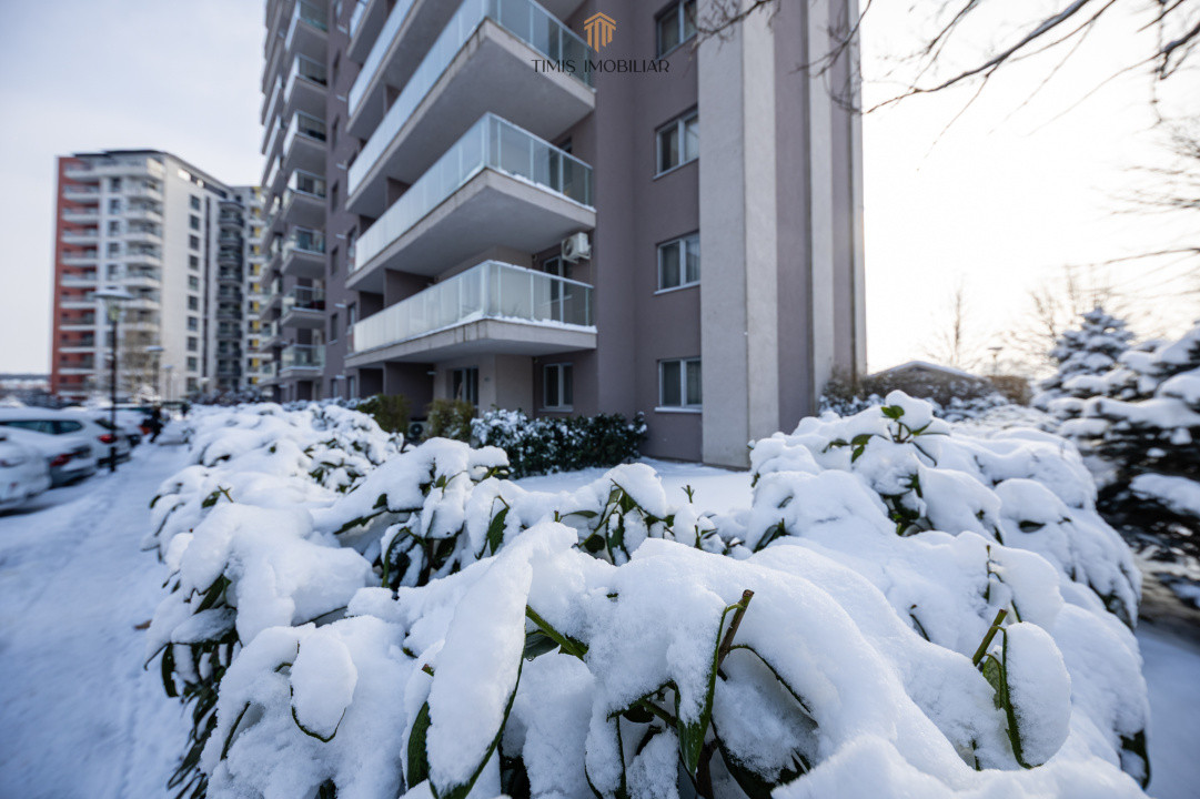 Apartament cu curte proprie și 2 parcări, de închiriat în Adora Forest