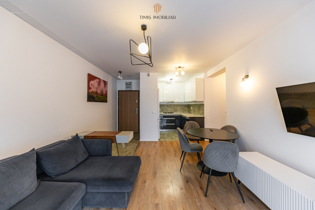 Apartament cu curte proprie și 2 parcări, de închiriat în Adora Forest