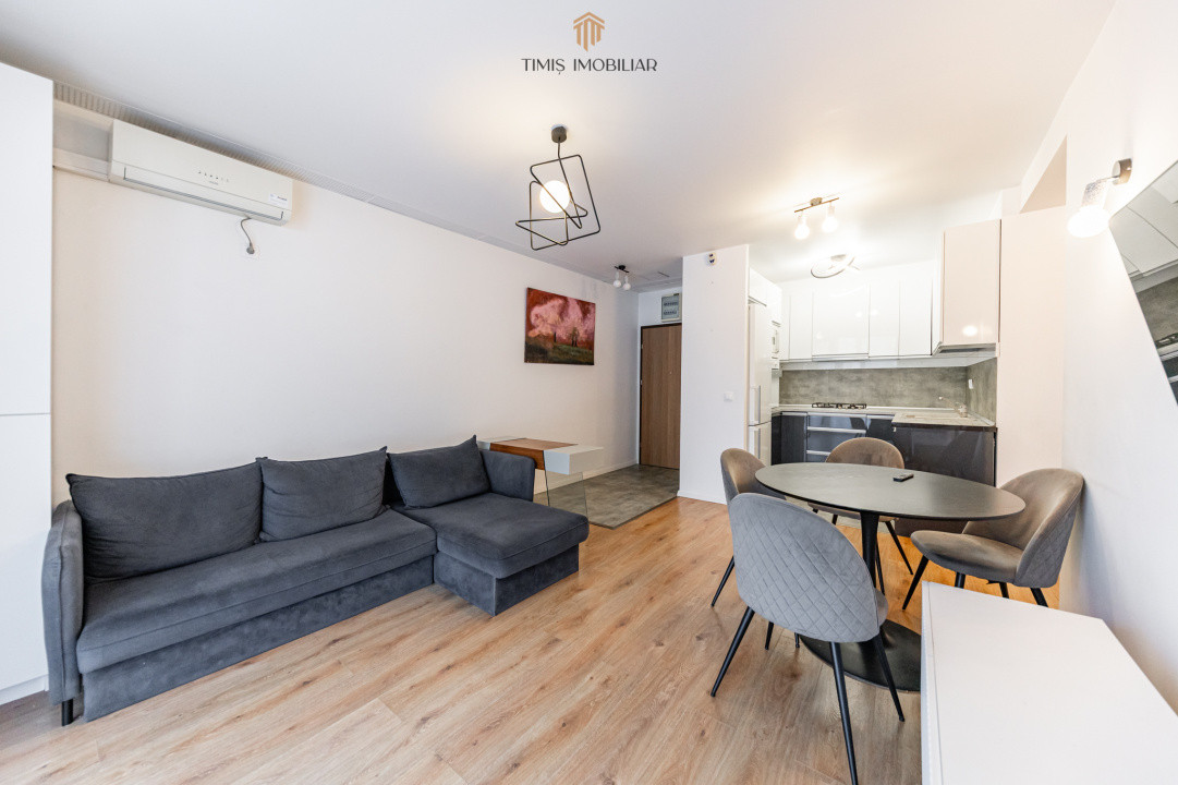 Apartament cu curte proprie și 2 parcări, de închiriat în Adora Forest