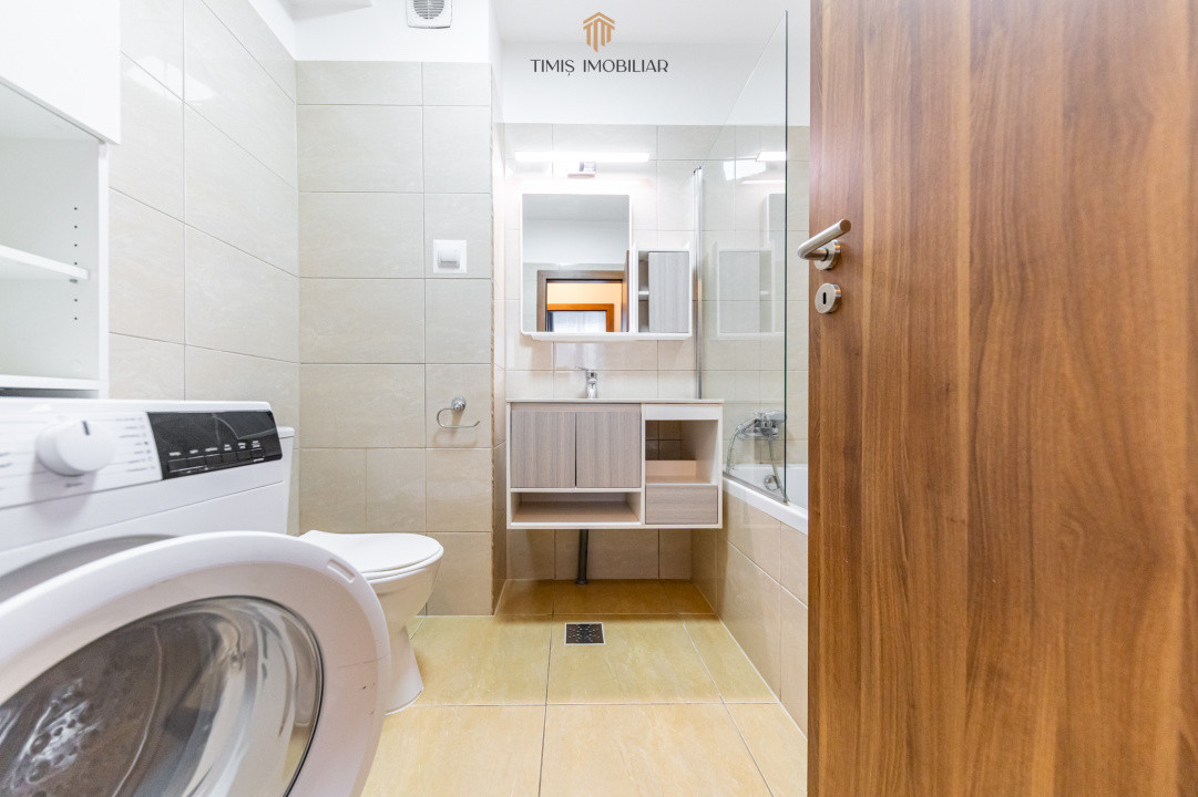 Apartament cu curte proprie și 2 parcări, de închiriat în Adora Forest