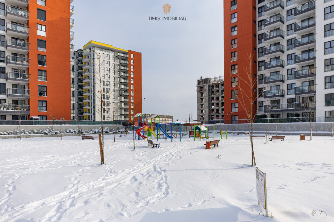 Apartament cu curte proprie și 2 parcări, de închiriat în Adora Forest