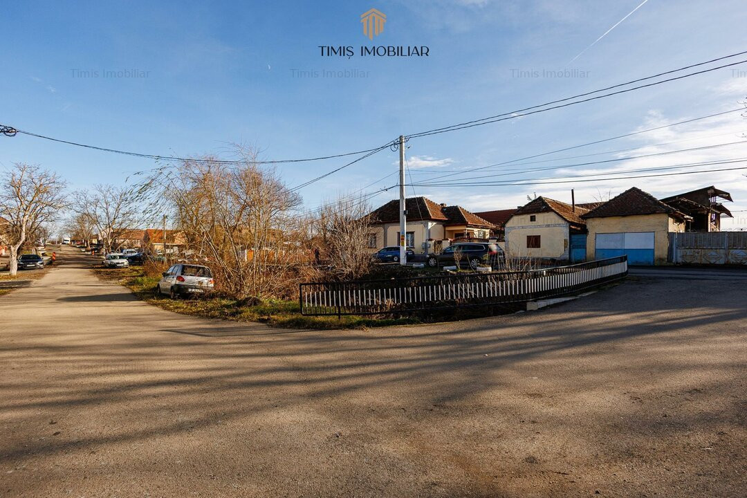 Proprietar - Teren in vatra satului, cu toate utilitatile, FS 17m, S. 1340 mp