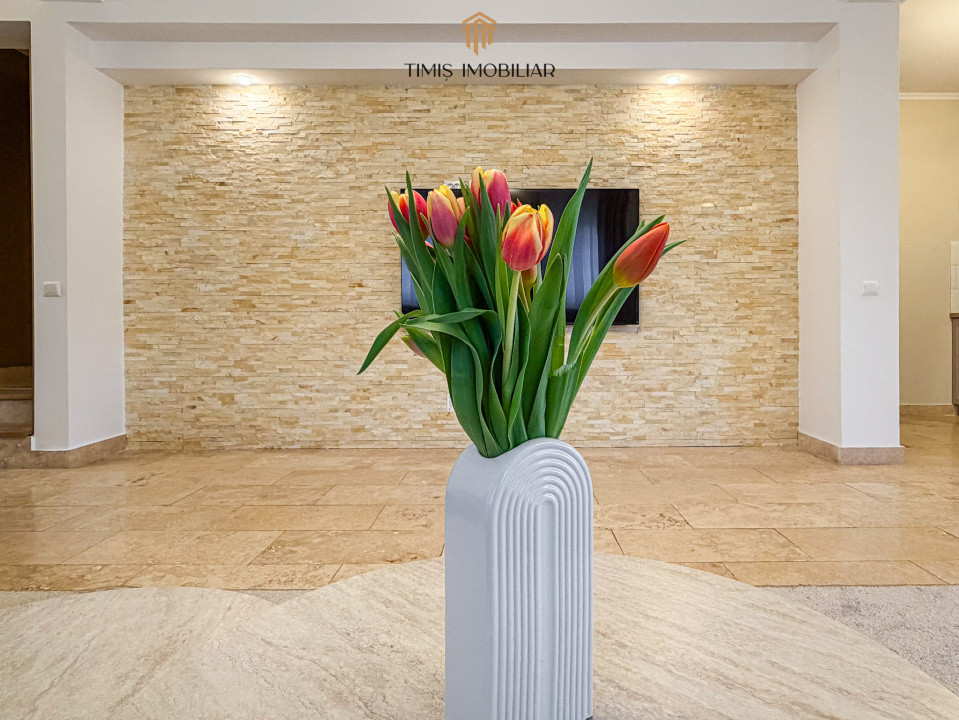 Casă de închiriat în Dumbrăvița – 4 dormitoare, 2 băi, Pădure