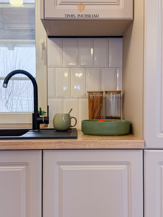 Casă de închiriat în Dumbrăvița – 4 dormitoare, 2 băi, Pădure