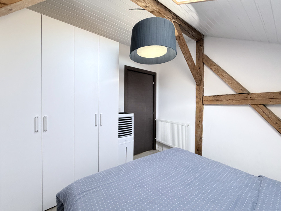 Apartament boem la mansardă, clădire istorica | Parcare inclusa