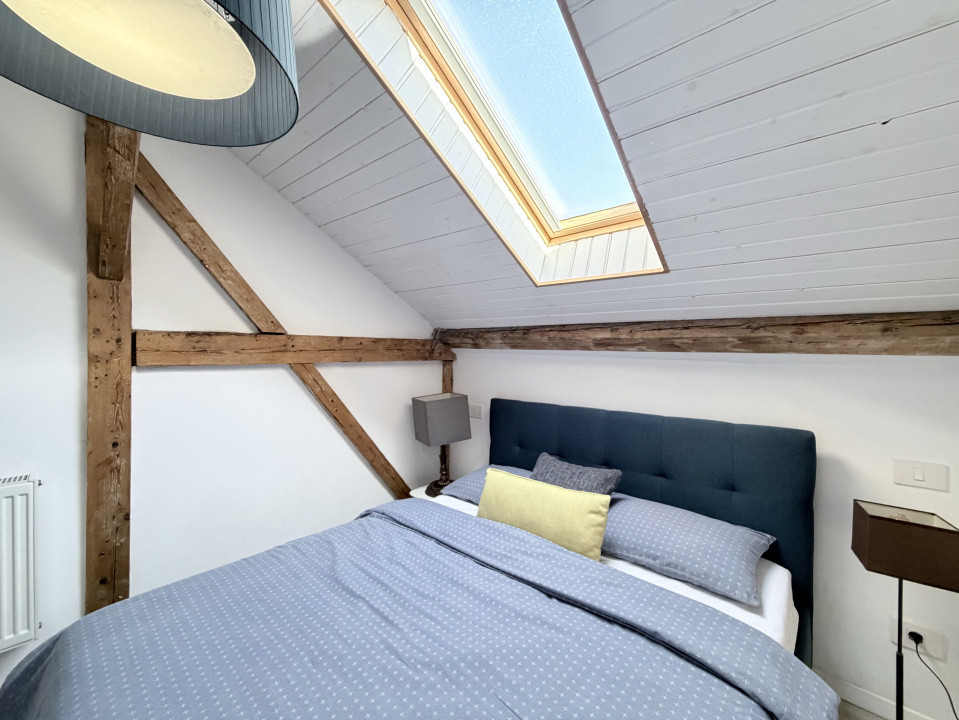 Apartament boem la mansardă, clădire istorica | Parcare inclusa