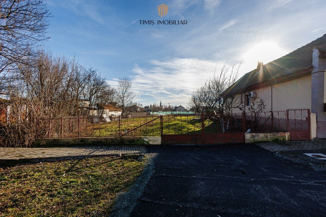 Proprietar - Teren in vatra satului, cu toate utilitatile, FS 17m, S. 1340 mp