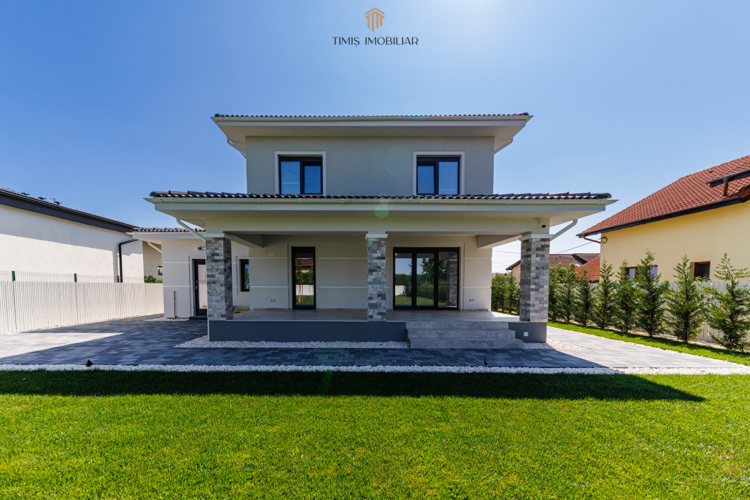 Casă individuală | 4 dormitoare, garaj și teren de 1.000 mp | Com 0%