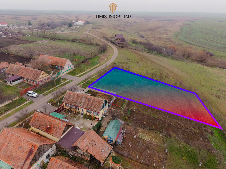 Teren Ianova 1200 mp, vatra satului | asfalt, utilitati | Comision 0%