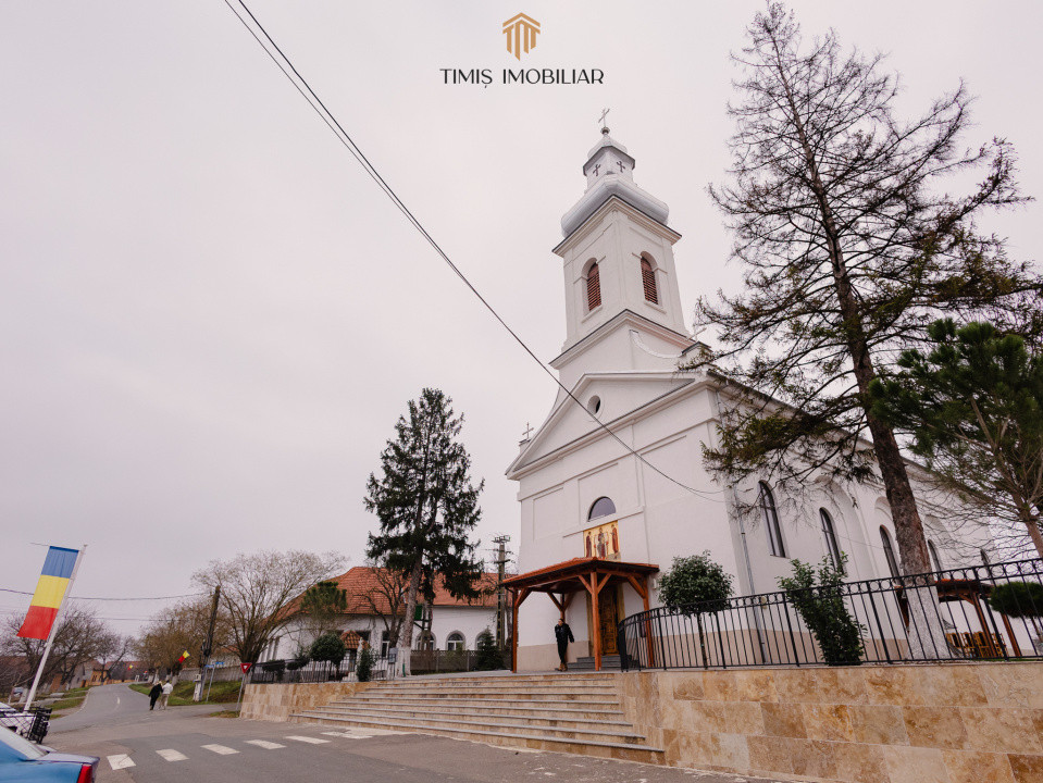 Teren Ianova 1200 mp, vatra satului | asfalt, utilitati | Comision 0%