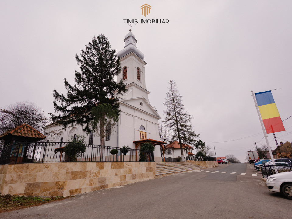 Teren Ianova 1200 mp, vatra satului | asfalt, utilitati | Comision 0%