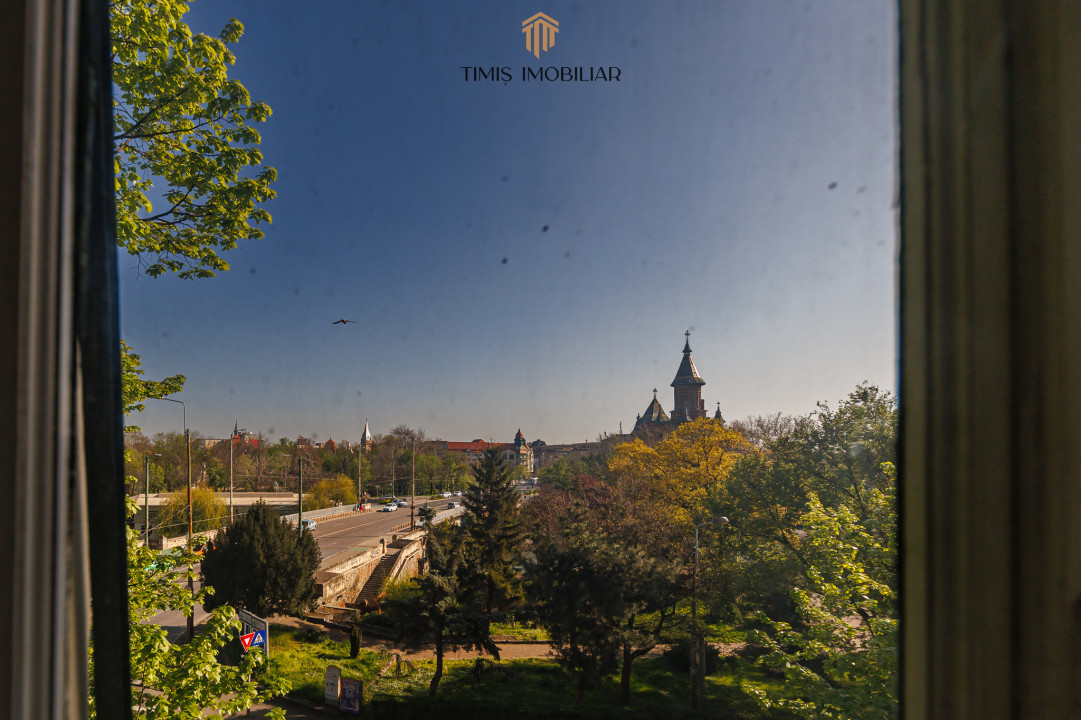 Spațiu de birouri cu vedere spre Catedrală, în Palatul Marschall - 0%