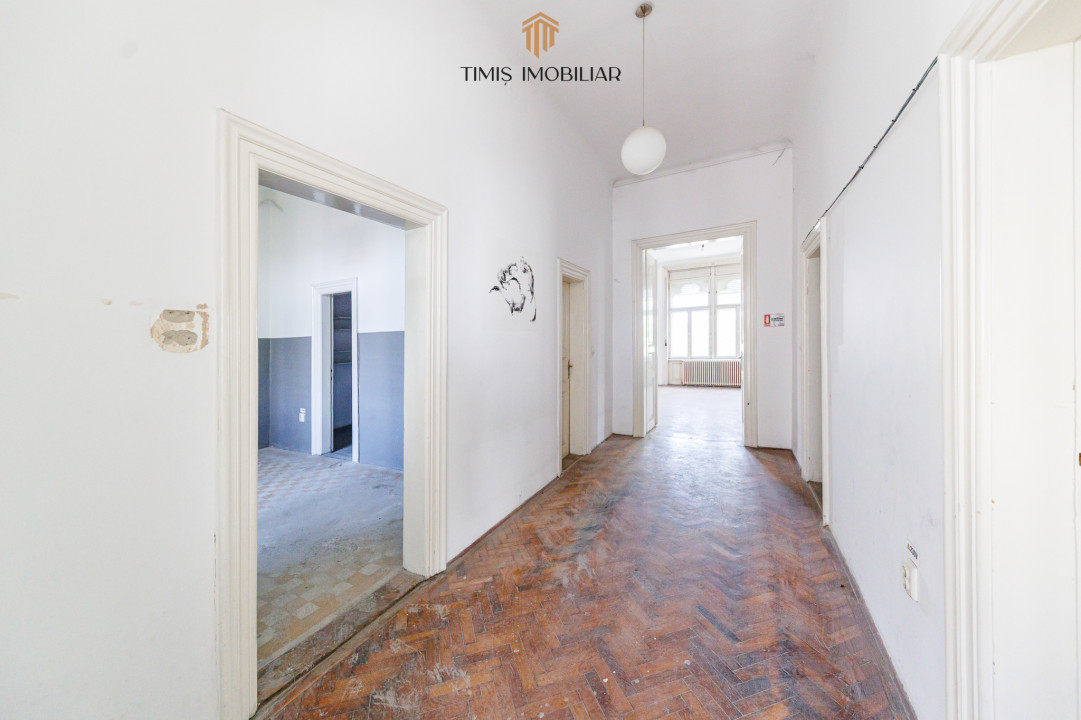 Spațiu de birouri cu vedere spre Catedrală, în Palatul Marschall - 0%