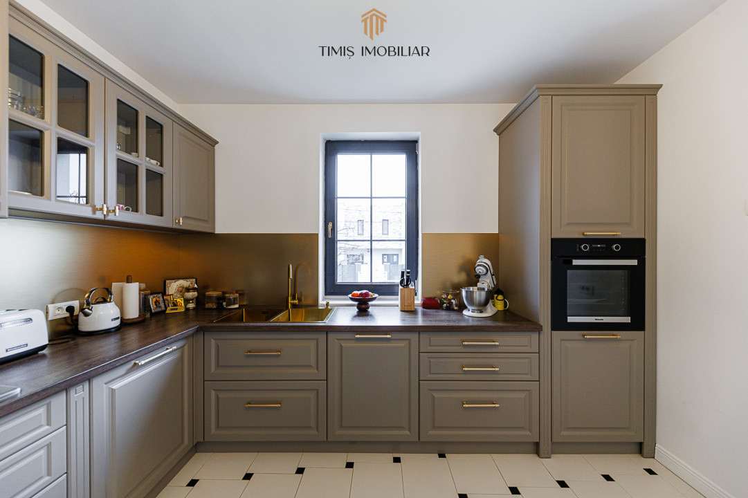 Casă unică pe stradă privată | Piscina & 730 mp teren – Dumbrăvița