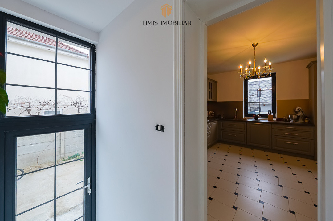 Casă unică pe stradă privată | Piscina & 730 mp teren – Dumbrăvița