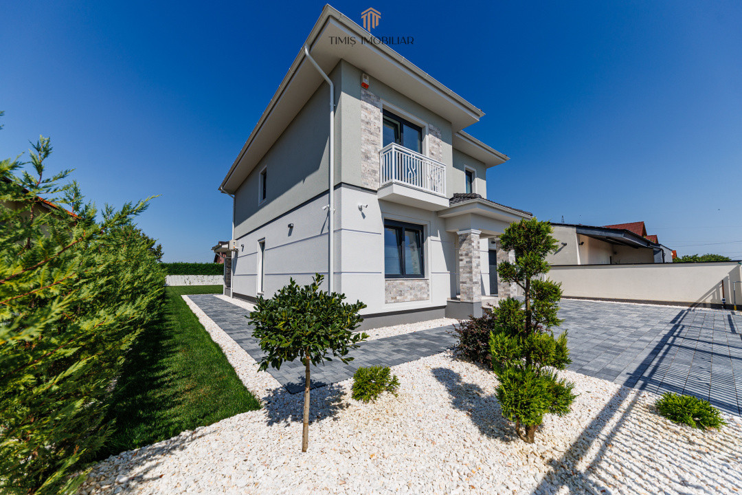 Casă individuală | 4 dormitoare, garaj și teren de 1.000 mp | Com 0%