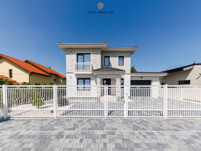 Casă individuală | 4 dormitoare, garaj și teren de 1.000 mp | Com 0%