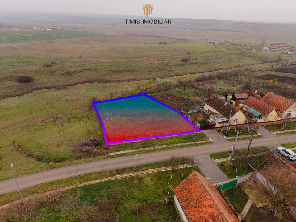 Teren Ianova 1200 mp, vatra satului | asfalt, utilitati | Comision 0%