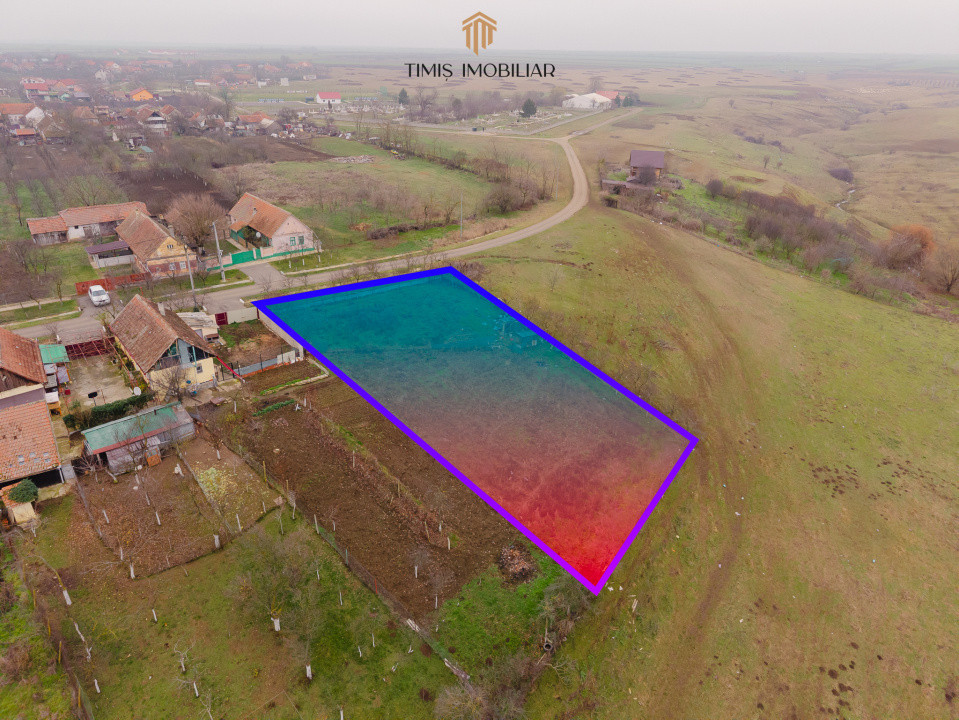 Teren Ianova 1200 mp, vatra satului | asfalt, utilitati | Comision 0%