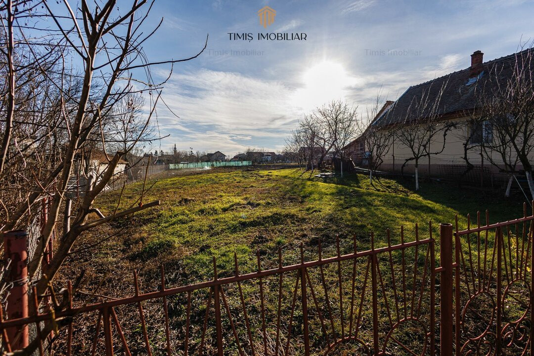 Proprietar - Teren in vatra satului, cu toate utilitatile, FS 17m, S. 1340 mp