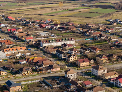 Proprietar - Teren in vatra satului, cu toate utilitatile, FS 17m, S. 1340 mp