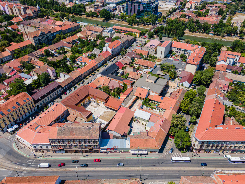 Spatiu comercial stradal cu vitrina | 70 mp, in Sinaia | Com 0%