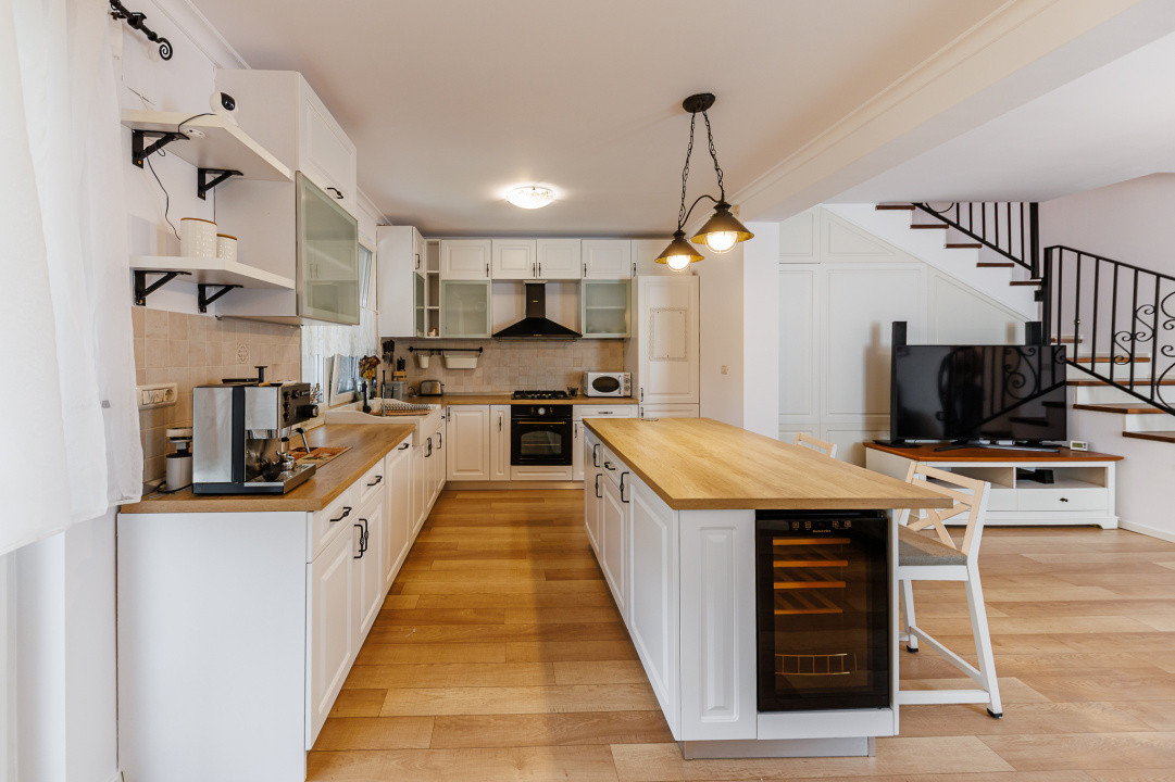 Duplex mediteranean, curte superbă – Timisoara,, panouri solare