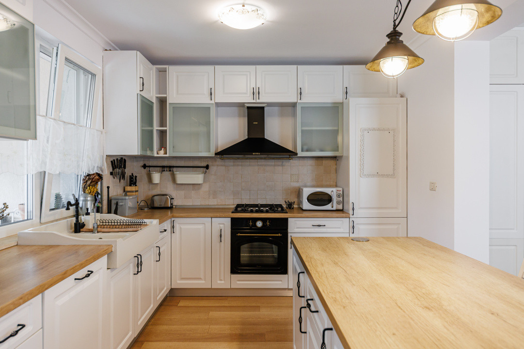 Duplex mediteranean, curte superbă – Timisoara,, panouri solare