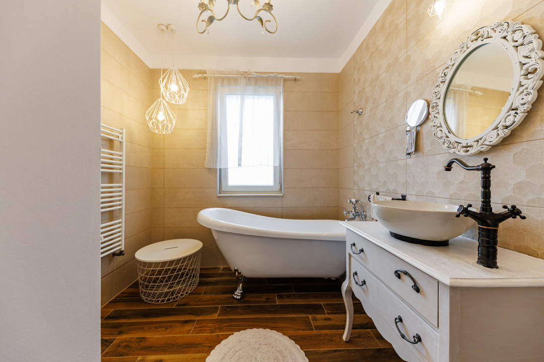 Duplex mediteranean, curte superbă – Timisoara,, panouri solare