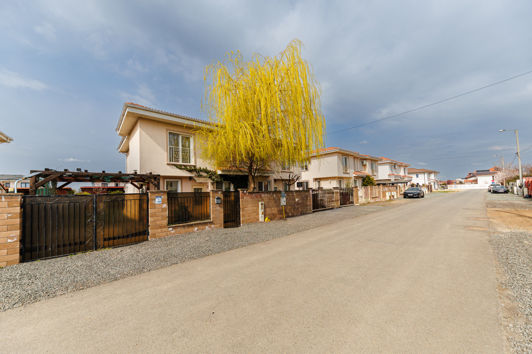 Duplex mediteranean, curte superbă – Timisoara,, panouri solare