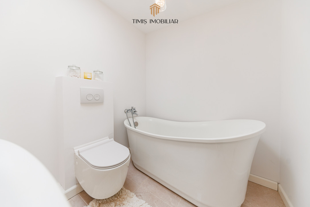 Oferta Inchiriata - Casa primitoare si calda, cu 4 camere, la liziera padurii