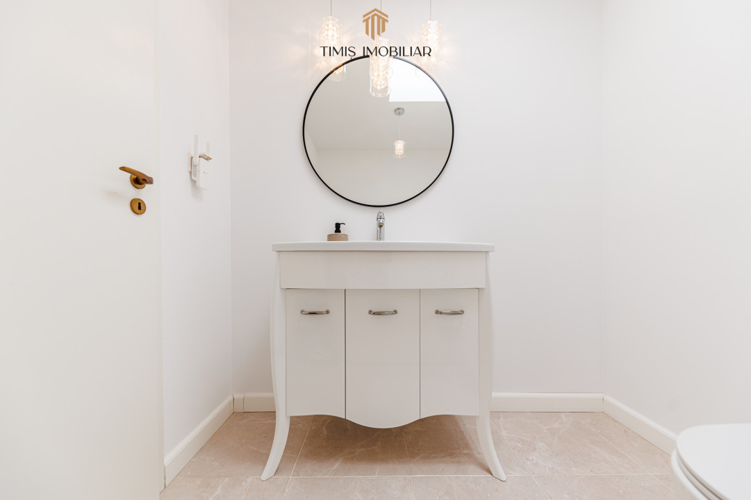 Oferta Inchiriata - Casa primitoare si calda, cu 4 camere, la liziera padurii