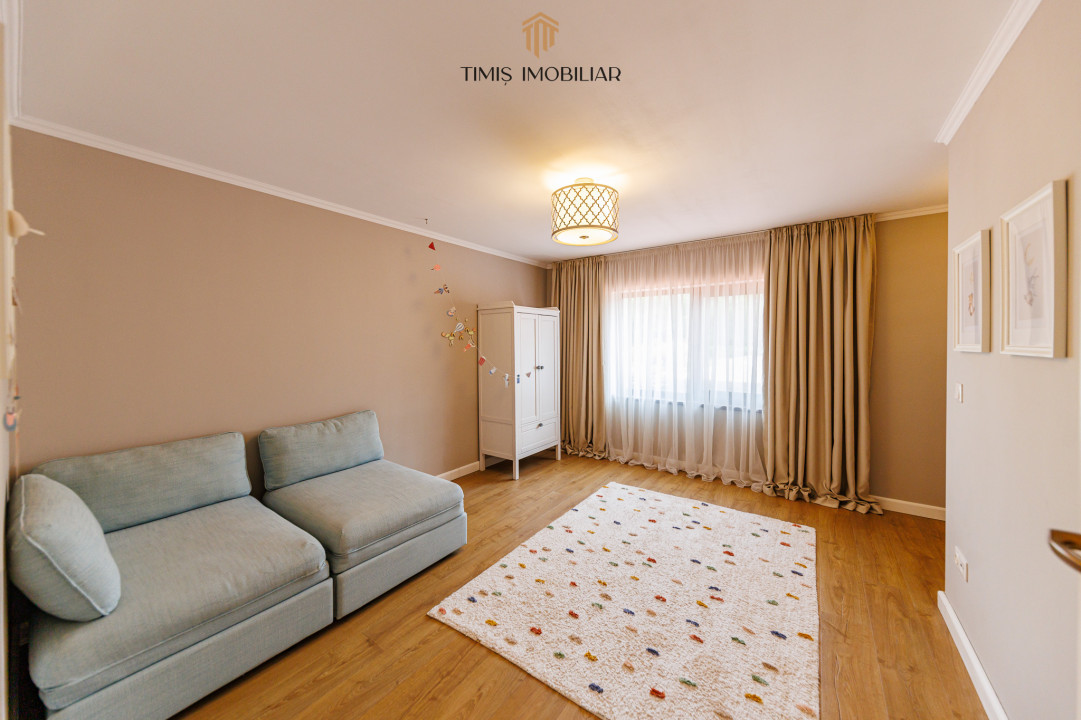 Oferta Inchiriata - Casa primitoare si calda, cu 4 camere, la liziera padurii