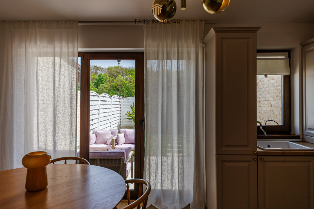 Oferta Inchiriata - Casa primitoare si calda, cu 4 camere, la liziera padurii