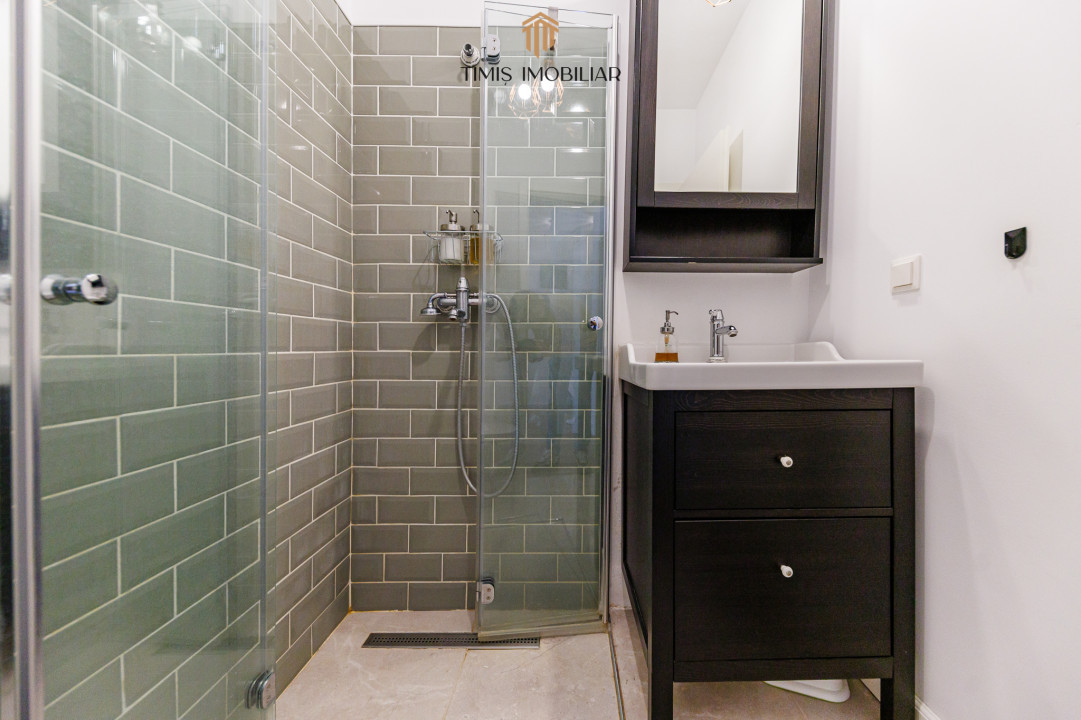 Oferta Inchiriata - Casa primitoare si calda, cu 4 camere, la liziera padurii