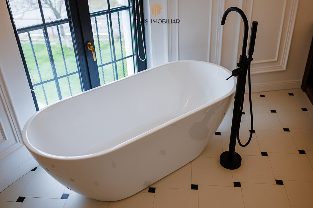 Casă unică pe stradă privată | Piscina & 730 mp teren – Dumbrăvița