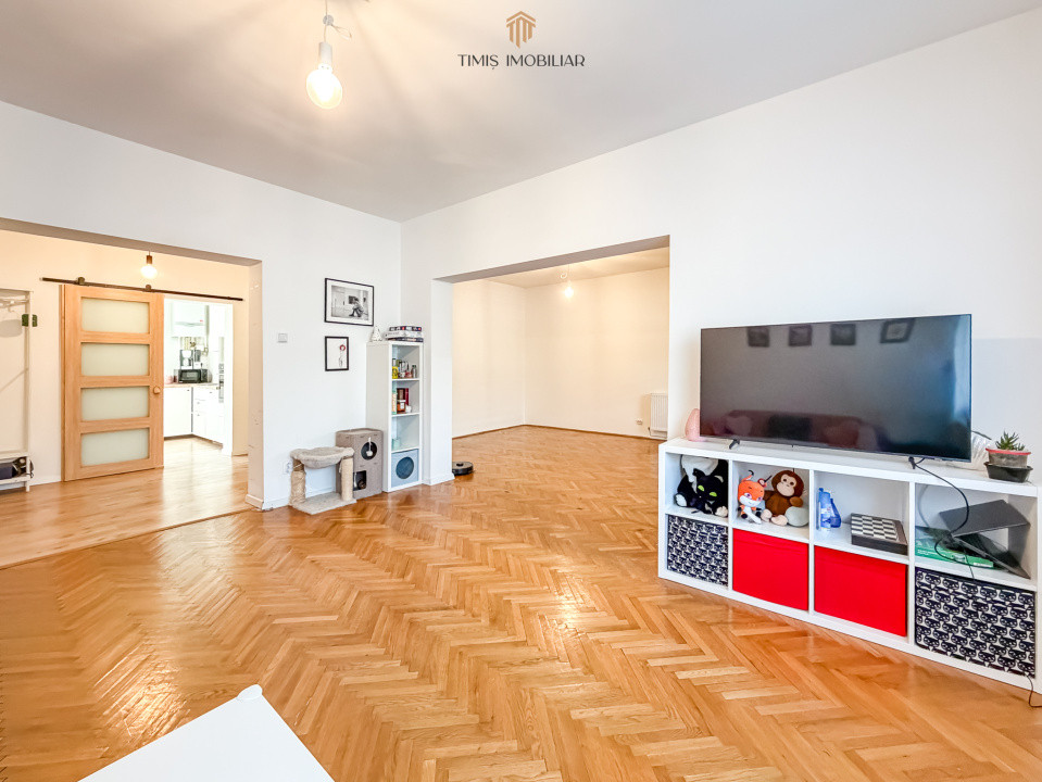 Apartament 5 camere, 125 mp – lângă Drept, Complex Studențesc